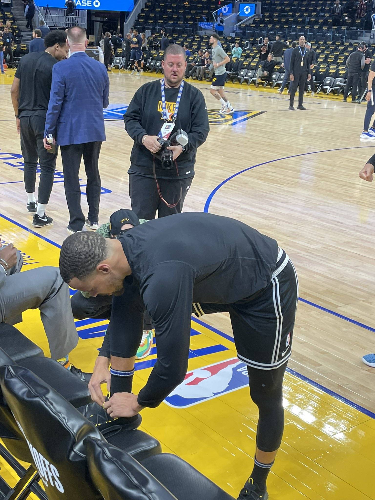 28圈-关于Ming在掘金比赛中晋级下一阶段，重返赛场引发热议！比赛高潮迭起的信息