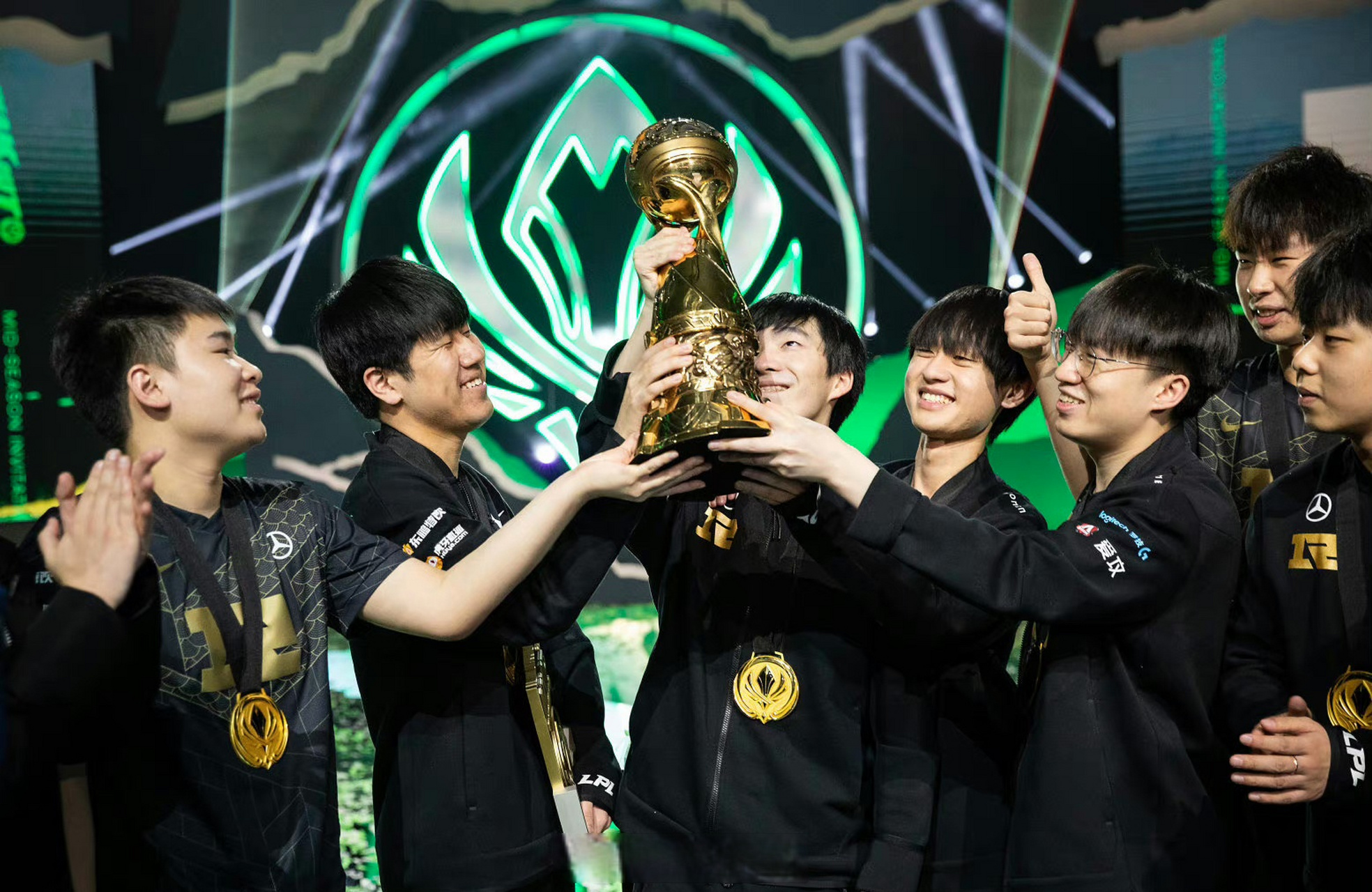 28圈娱乐-Scout巅峰对决，Ming与80激战RNG分钟，比分优势明显胜负难料！的简单介绍